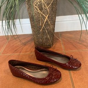 NWOT Calvin Klein Burgundy Quilted Flats 7
